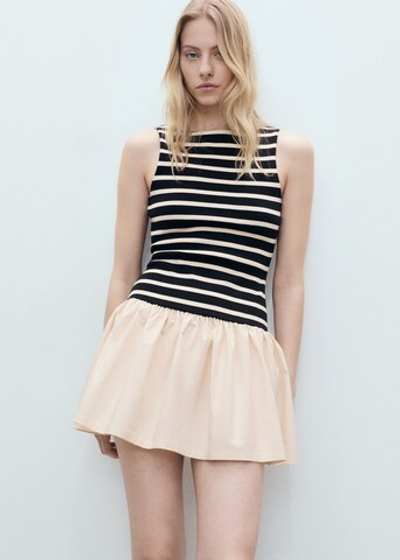 Короткое платье комбинированного дизайна