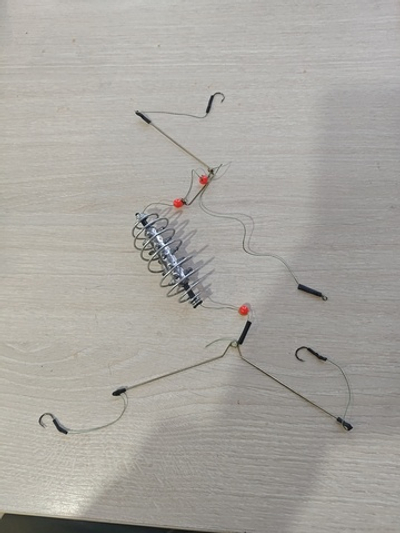 КОРМУШКА РЫБОЛОВНАЯ ОСНАЩЕННАЯ 201#