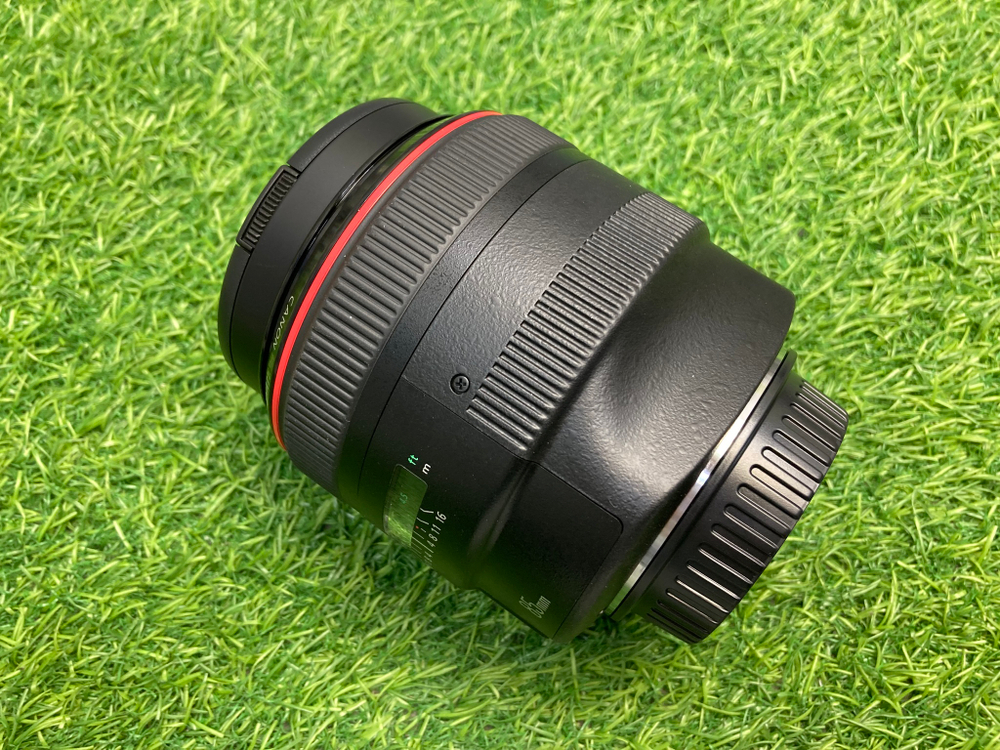 Canon EF 85mm 1.2L II USM