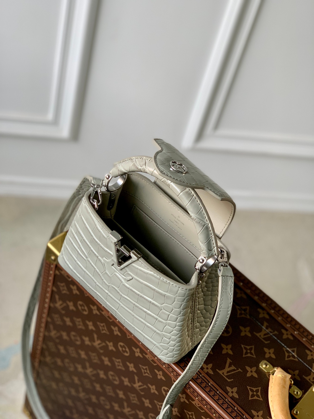 Louis Vuitton Capucines Mini