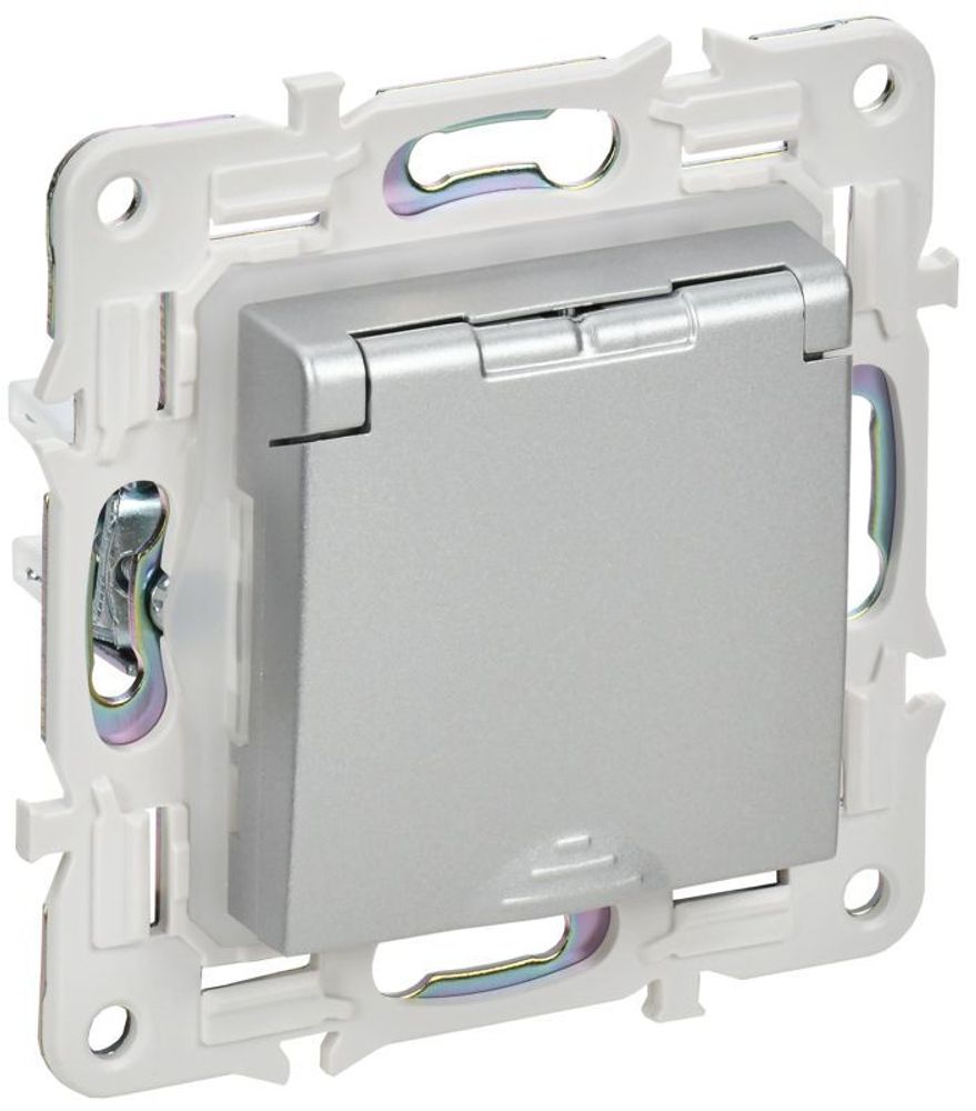 Розетка 1-м SKANDY 16А IP44 с заземл. защ. шторки с крышкой SK-R11S серебр. IEK SK-R16-16-44-K23 Розетка 1-м SKANDY 16А IP44 с заземл. защ. шторки с крышкой SK-R11S серебр. IEK SK-R16-16-44-K23