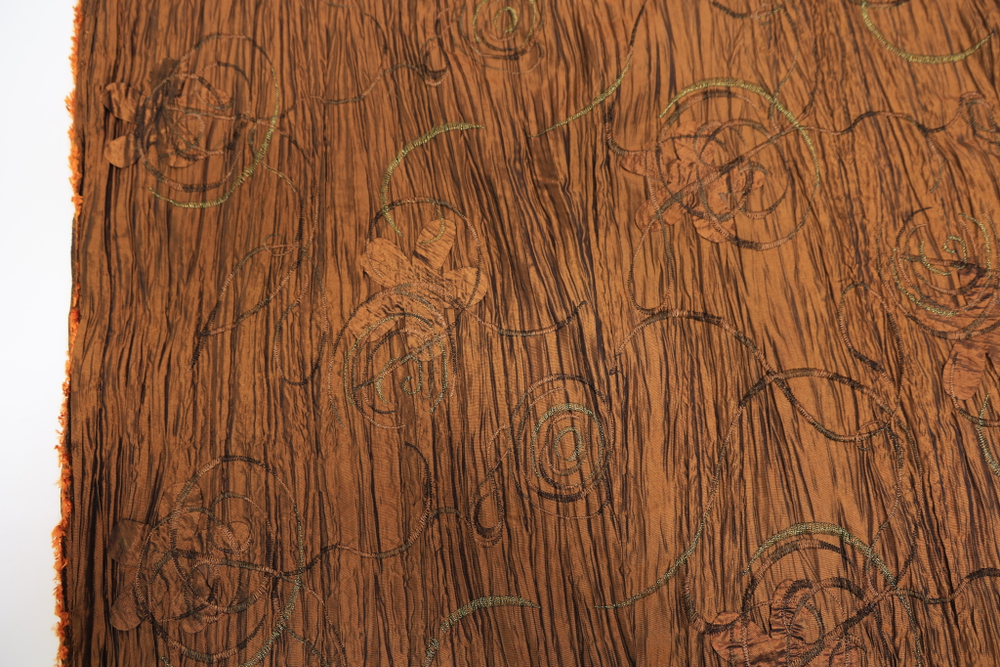 Тафта жатая вышивка кирпичная с цветами