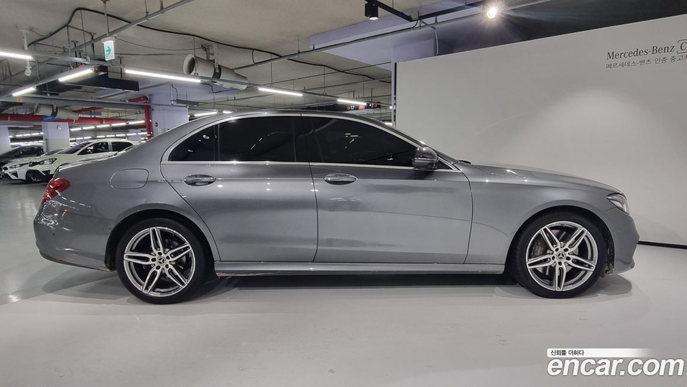 Mercedes-Benz E-Class W213 E300 4MATIC AMG Line (06.2020)