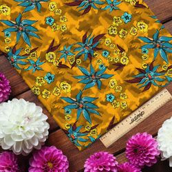 Ткань флис синие и горчичные цветы на жёлтом