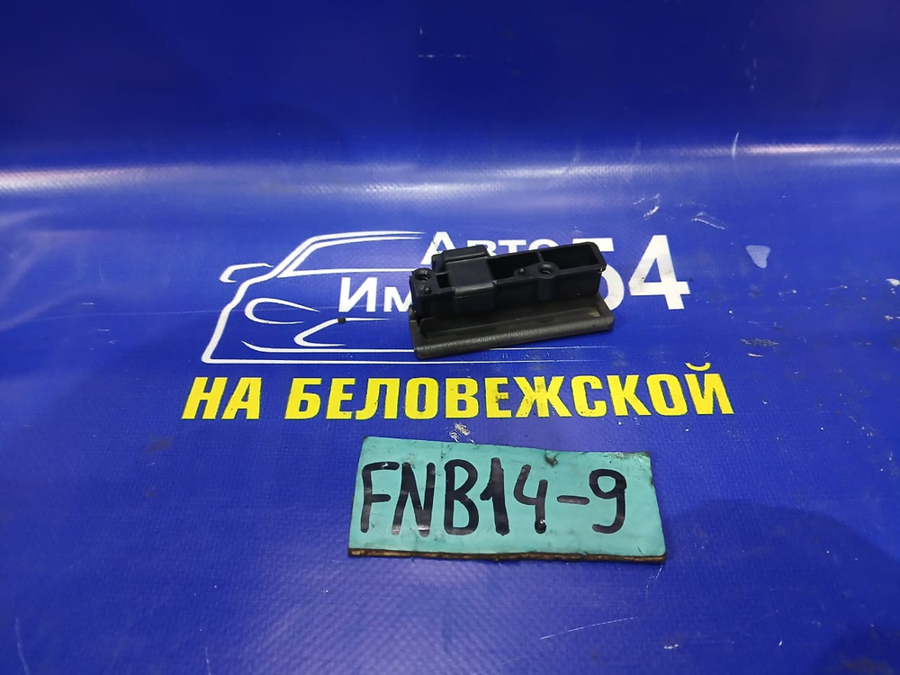 Бардачок пассажирский NISSAN SUNNY 1997