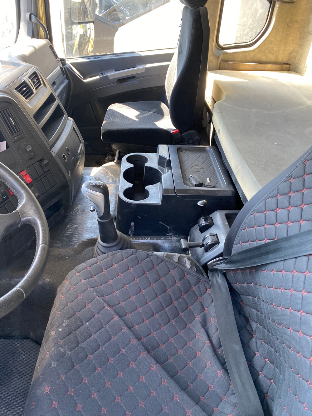 Shacman (Shaanxi) SX* 8x4 Самосвал SX33186V366 (Дизельный, 11,6 л, 423 л.с., МТ)