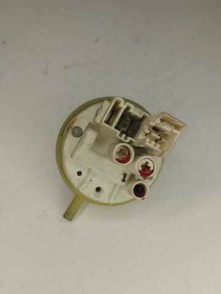 Датчик уровня воды для стиральных машин Bosch 604458 б/у