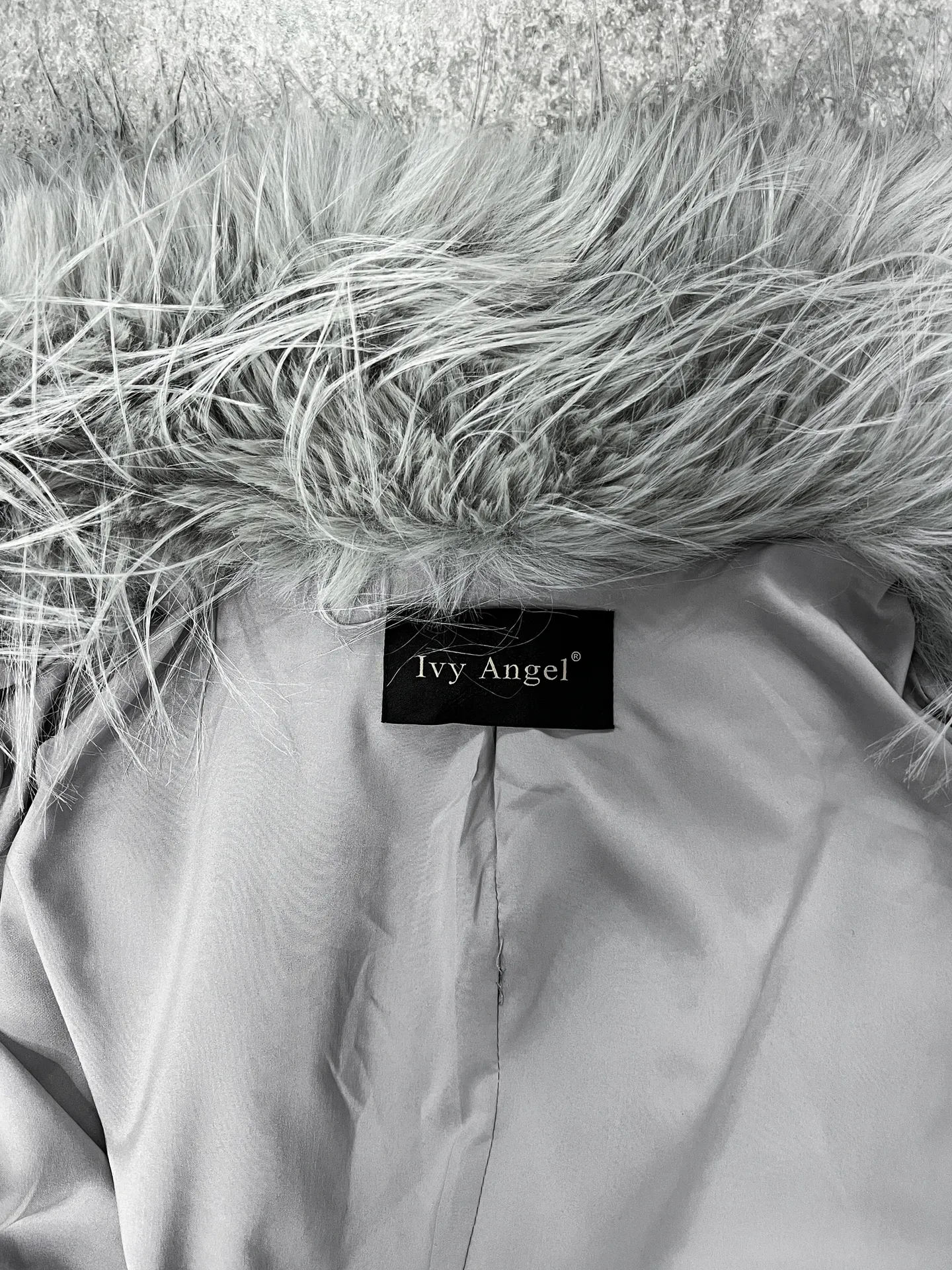 Полушубок Ivy Angel 2970 со скрытыми пуговицами и поясом в комплекте