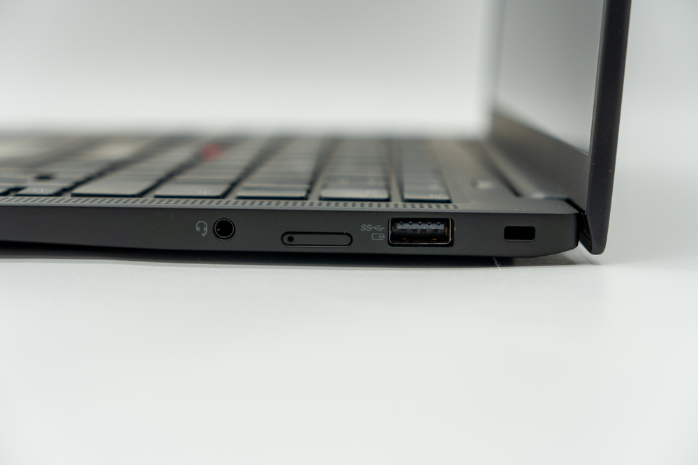 Ноутбук Lenovo ThinkPad X1 Carbon Gen 9 ( i5-1145G7 )