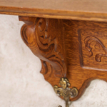 Настенная вешалка с растительным орнаментом и латунными крючками в Неоренессансном стиле