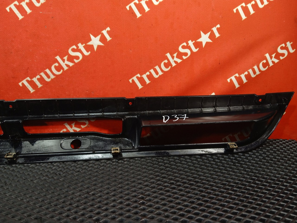 Накладка бампера нижняя