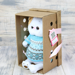 Кошечка Ли-Ли в свитере