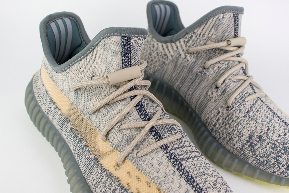 Кроссовки Adidas Yeezy 350 boost v2 Wmns Israfil