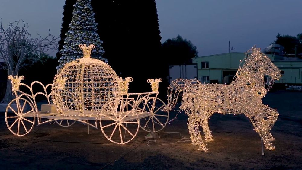 Световая композиция «Карета с лошадьми»