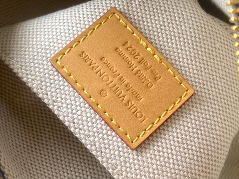 Louis Vuitton Speedy 18