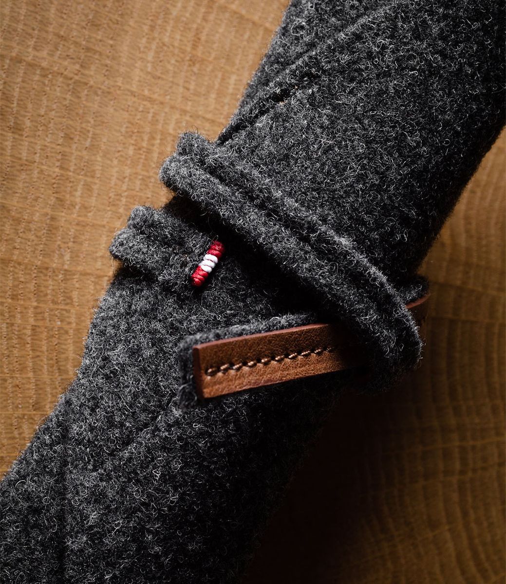 Hard Graft Pencil Wool Wrap Classic — пенал из шерсти