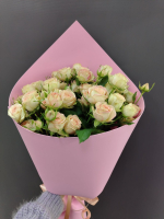 Комплимент из кустовых роз