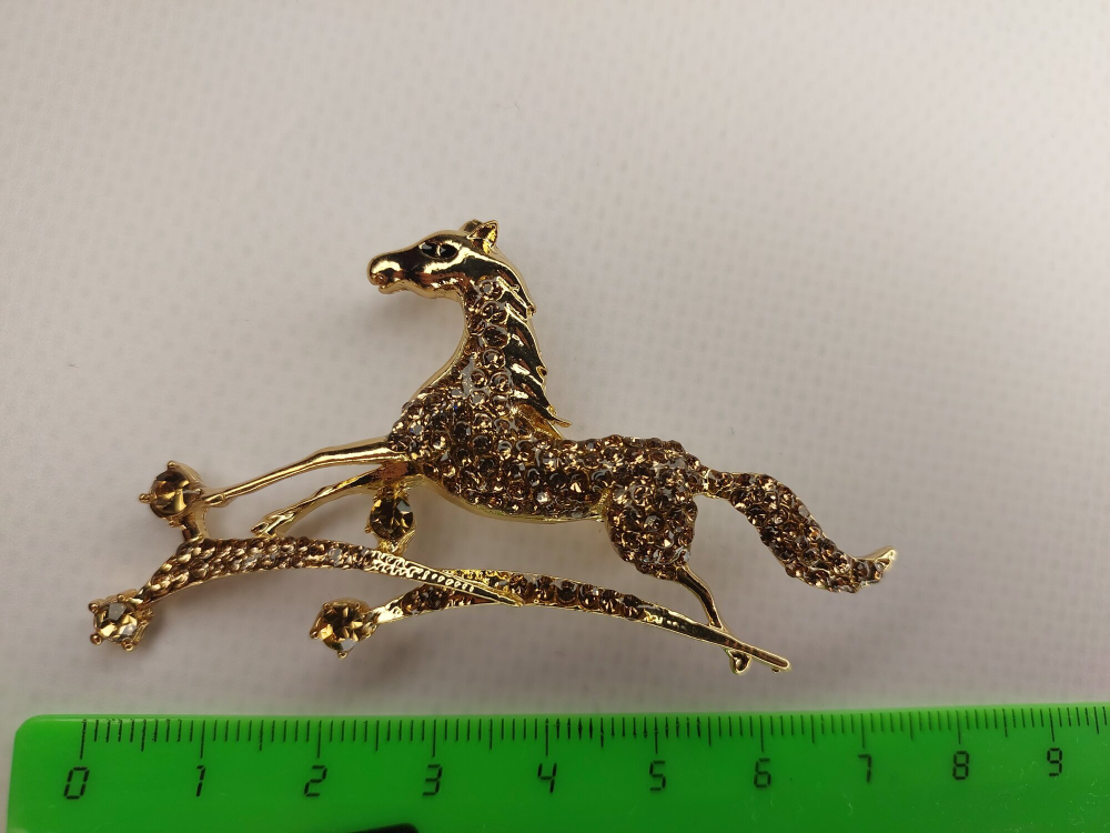 Брошка "Огненная лошадь". Женская брошь,украшение. Подарок на новый год. Символ года