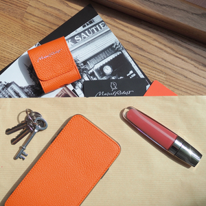 Чехол-держатель для наушников Petit Easy из натуральной кожи теленка, оранжевого цвета