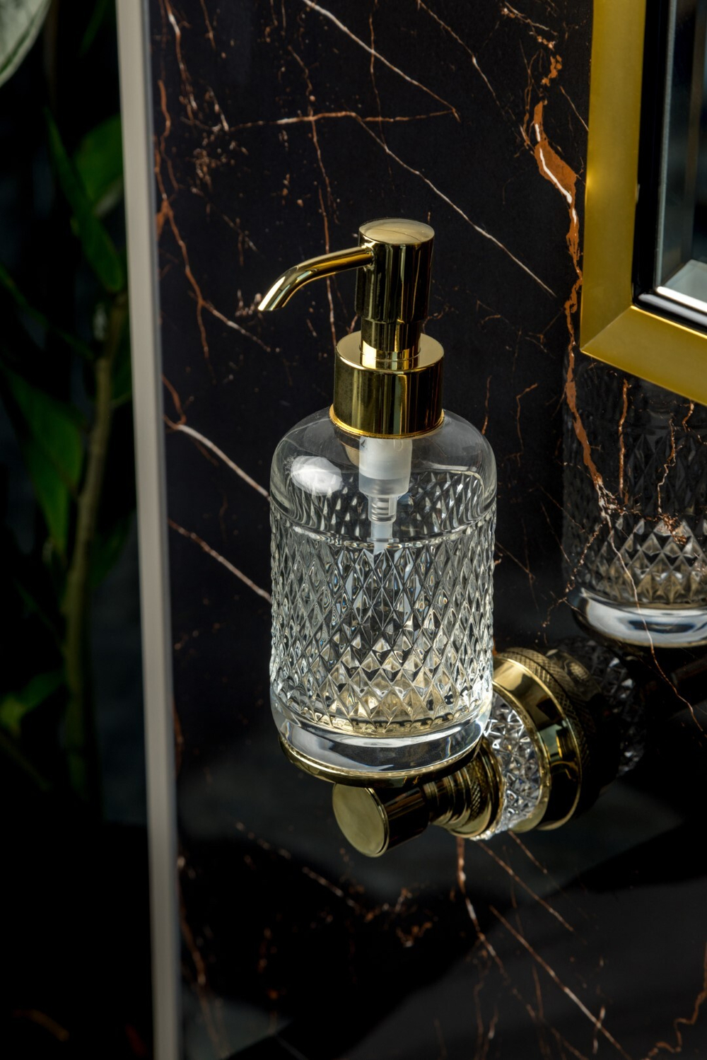 Boheme Диспенсер настенный AURA Gold