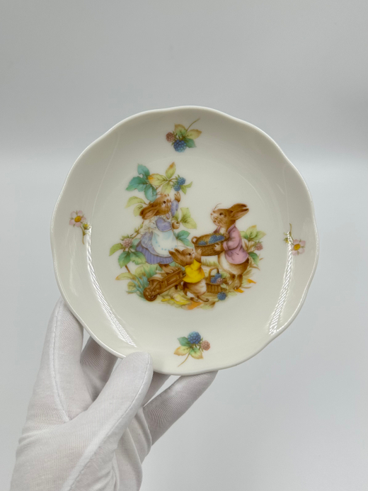 Тарелка с кроликами Narumi