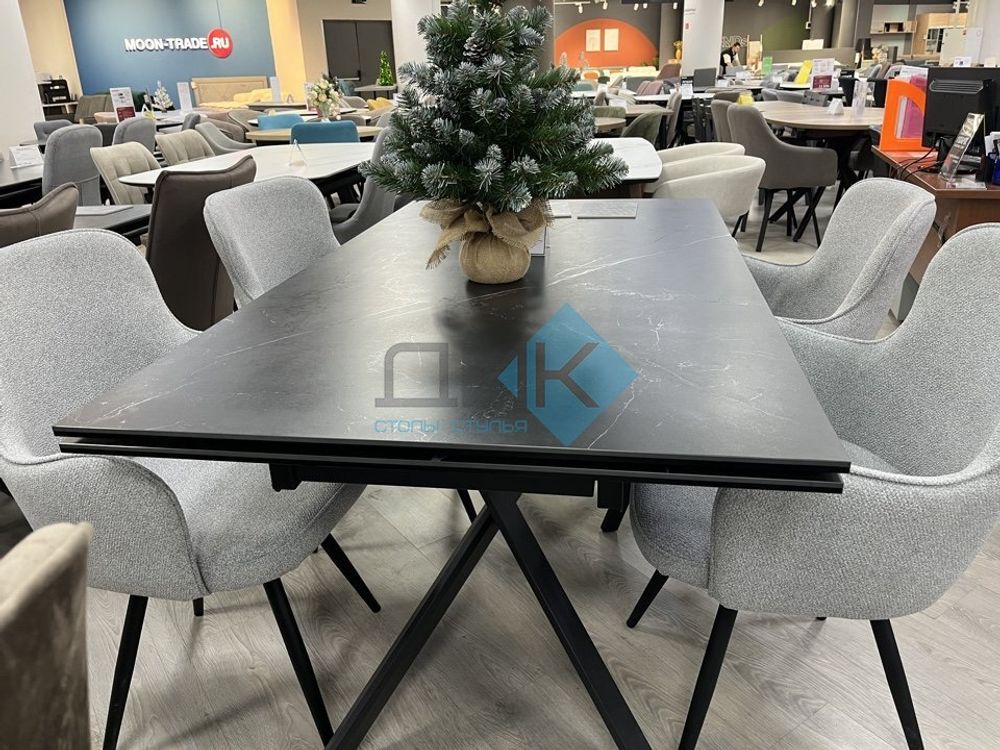 Стул DikLine 503 поворотный опоры чёрные