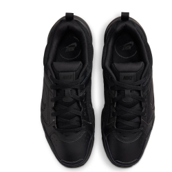 NIKE / Кроссовки
