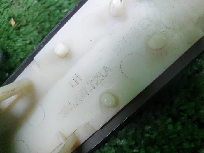 Накладка заднего бампера левая Bentley Bentayga (2015-2020)