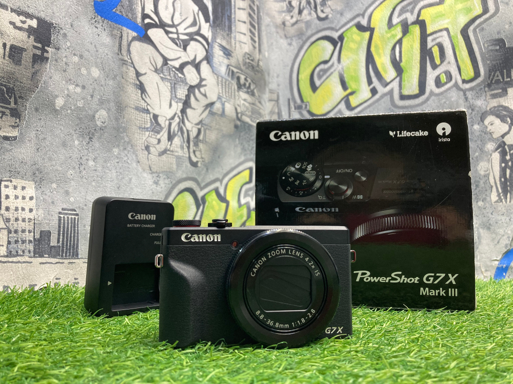 Canon G7X Mark III