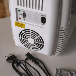 Холодильник для косметики и напитков Meyvel MB-04HC2W