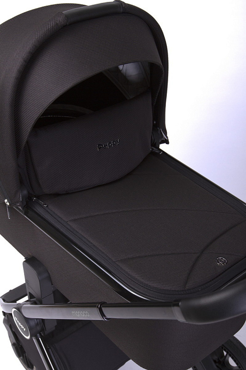 Детская коляска Peppy Monaco 3 в 1 Brilliant black (черный), рама черный глянец