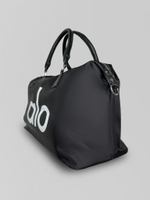 Сумка спортивная с надписью посередине