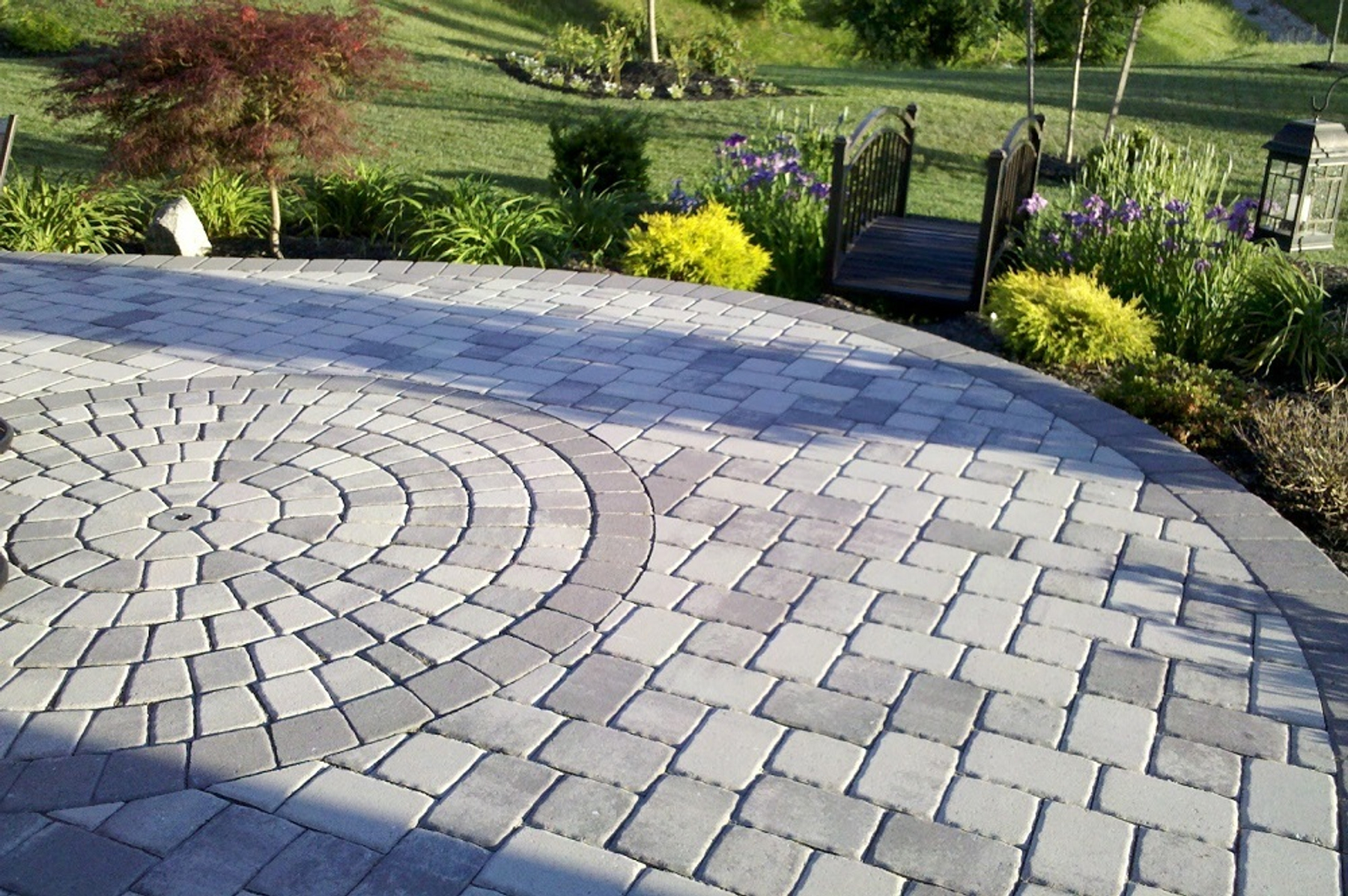 Нужно ли использовать пластификатор при укладке тротуарной плитки