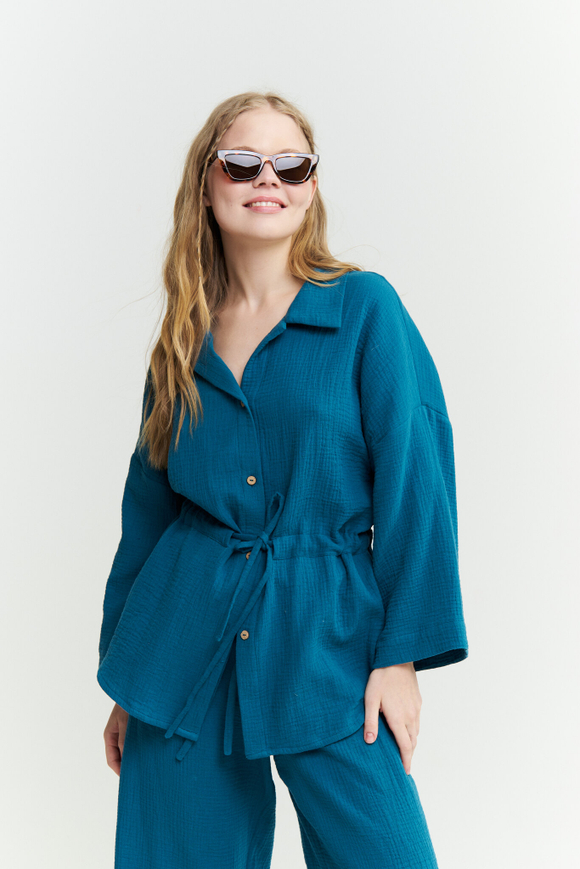 Муслиновая рубашка с кулиской лазурная