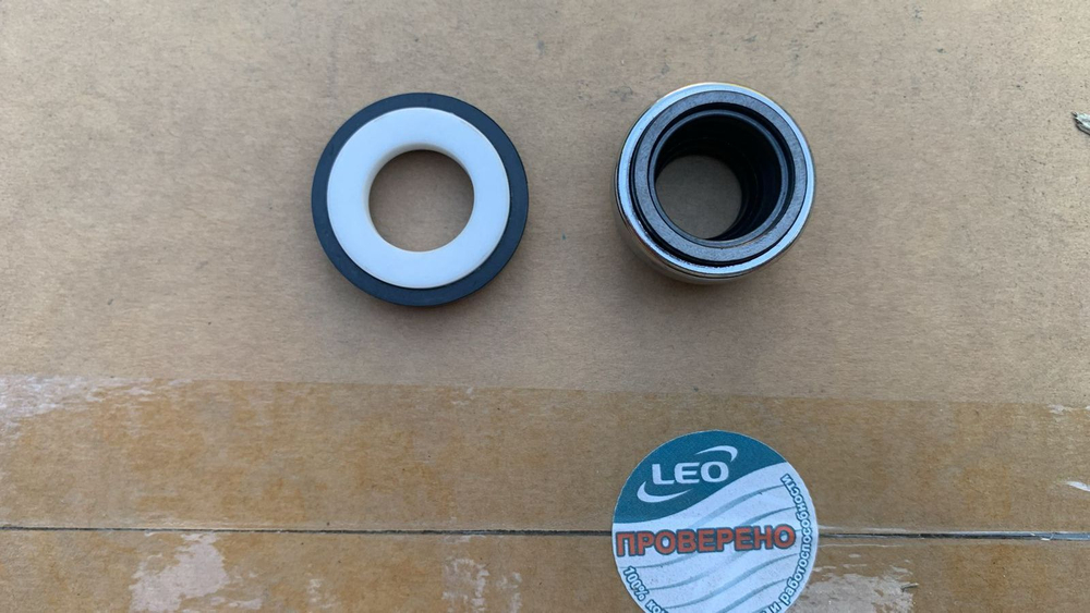 Запасная часть для насосов LEO моделей XCm150-1, XCm158-1, XHm5C, EHm5B, XKJ-1100I, XJm100L, AJm75S - комплект сальников №10001263