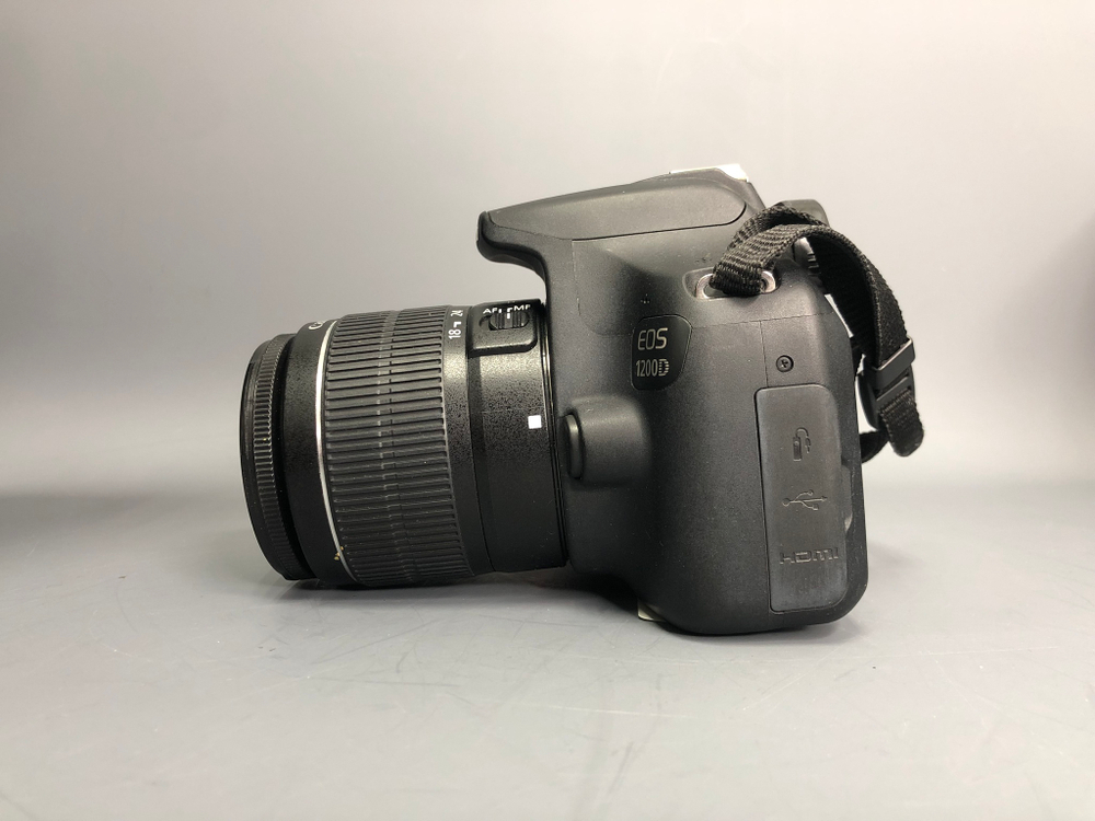 Canon 1200D Kit 18-55mm 3.5-5.6 III 13.000 кадров