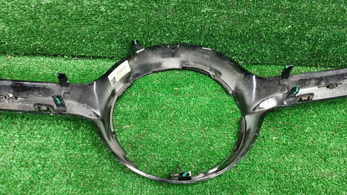 Накладка решетки радиатора Mercedes C w205 (18-23)