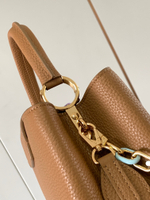 Louis Vuitton Capucines MM