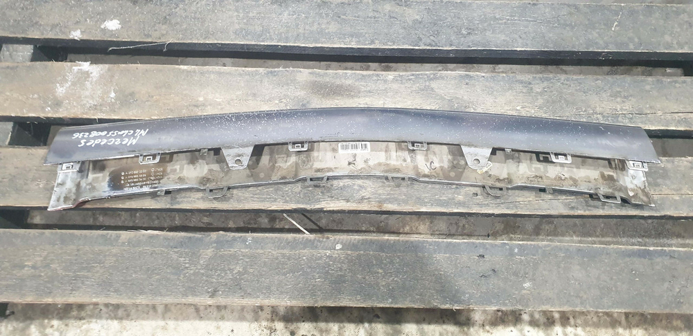 Накладка переднего бампера Mercedes GLE (C292) 15-19 Б/У Оригинал A2928852200