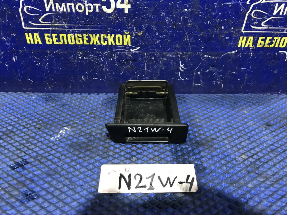 Пепельница MITSUBISHI RVR 1995