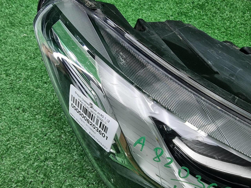 Фара правая Volvo XC40 1 (2017-2022) LED