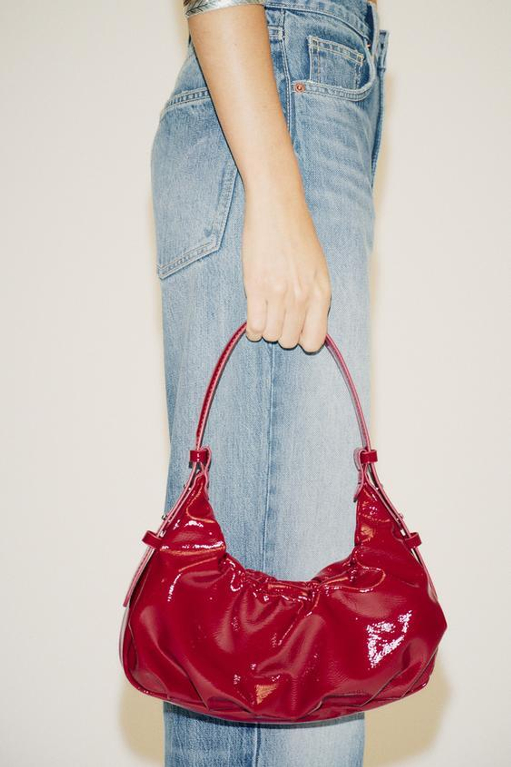 ZARA СУМКА СО СБОРКАМИ И ЭФФЕКТОМ КРАКЕЛЮРА, КРАСНЫЙ