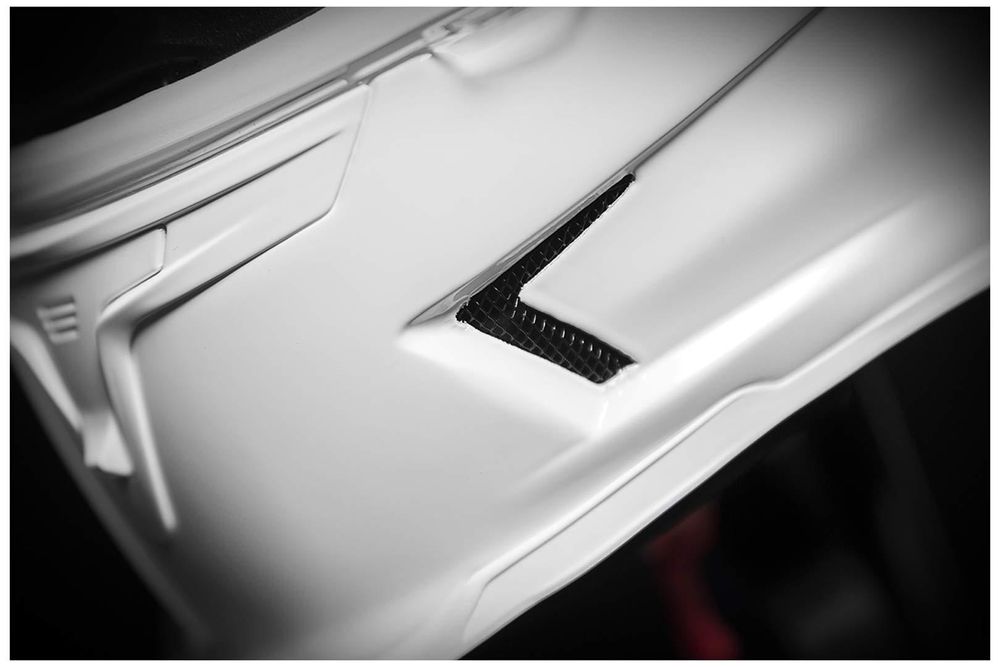 Airframe Pro / Белый