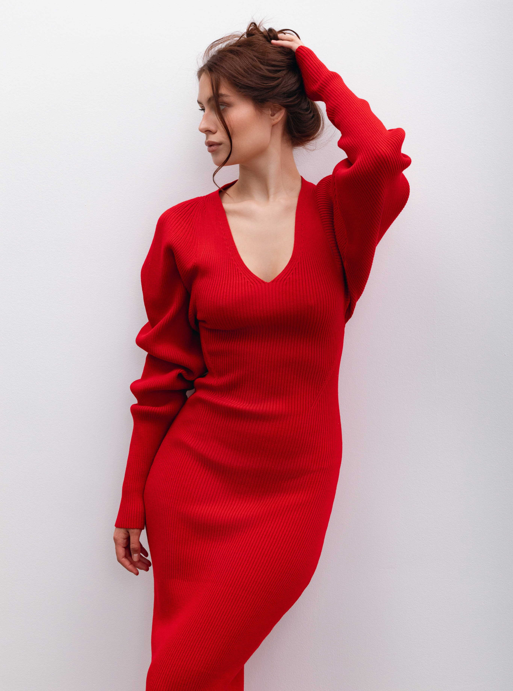 Платье макси с вырезом