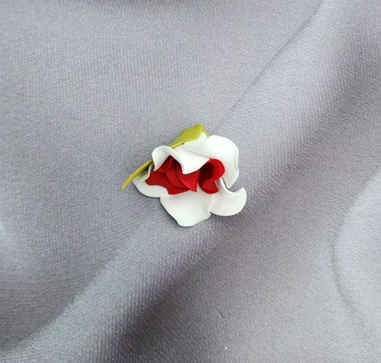 Цветы из латекса (фоамарина) бело-красный 4.5 см, набор 5 штук