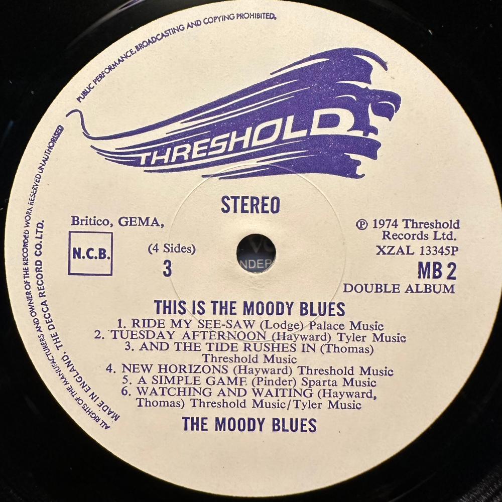 The Moody Blues - This Is The Moody Blues 2LP (Англия 1974г.)
