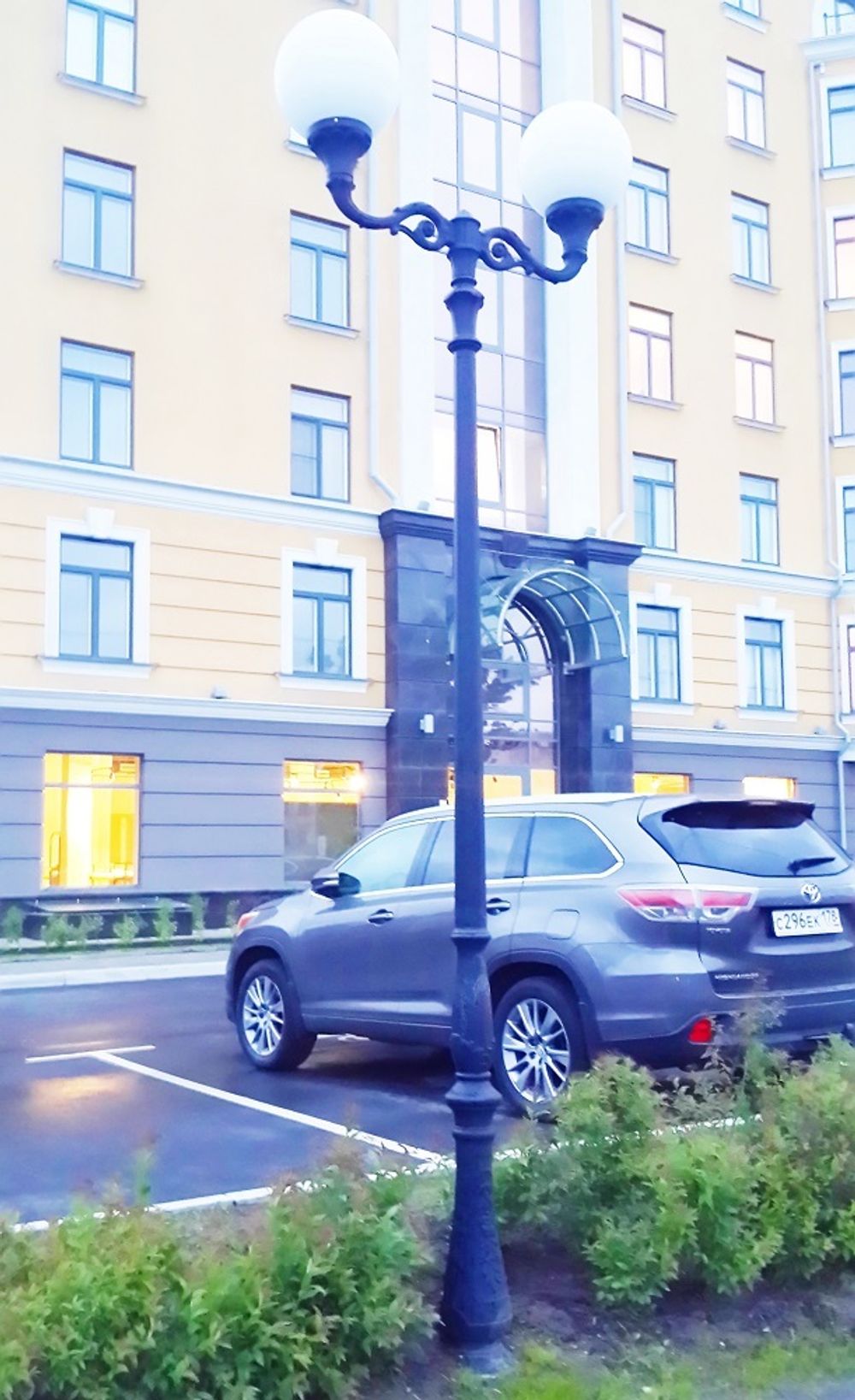 Парковый фонарь FUMAGALLI HOREB ADAM/GLOBE 400 2L G40.208.M20.AYE27