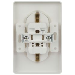 Розетка Intro Style 7-205-01 двойная с заземлением 2X2P+E Schuko, 16А-250В, IP20, СУ, белый