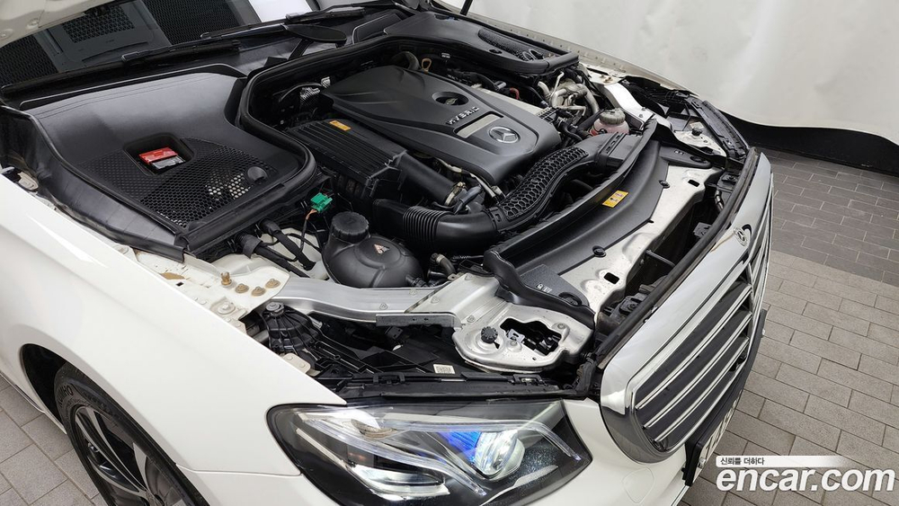 Mercedes-Benz E-Class W213 E300e Exclusive (12.2019)