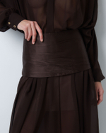 Платье с баской из шелкового шифона шоколад